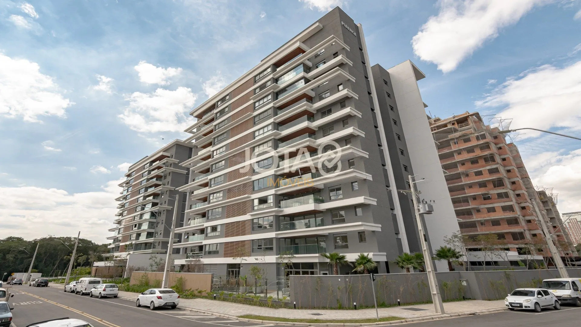 Квартира з 3 спальнями-сюїтами 193 м² і 4 паркомісця — photo 49