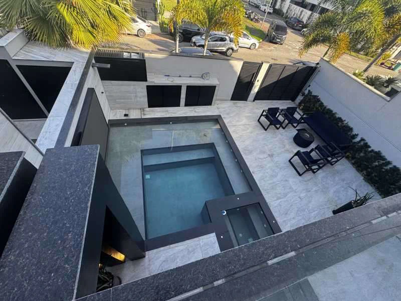 540 m² house with 5 en-suite bedrooms and open-plan kitchen — photo 8
