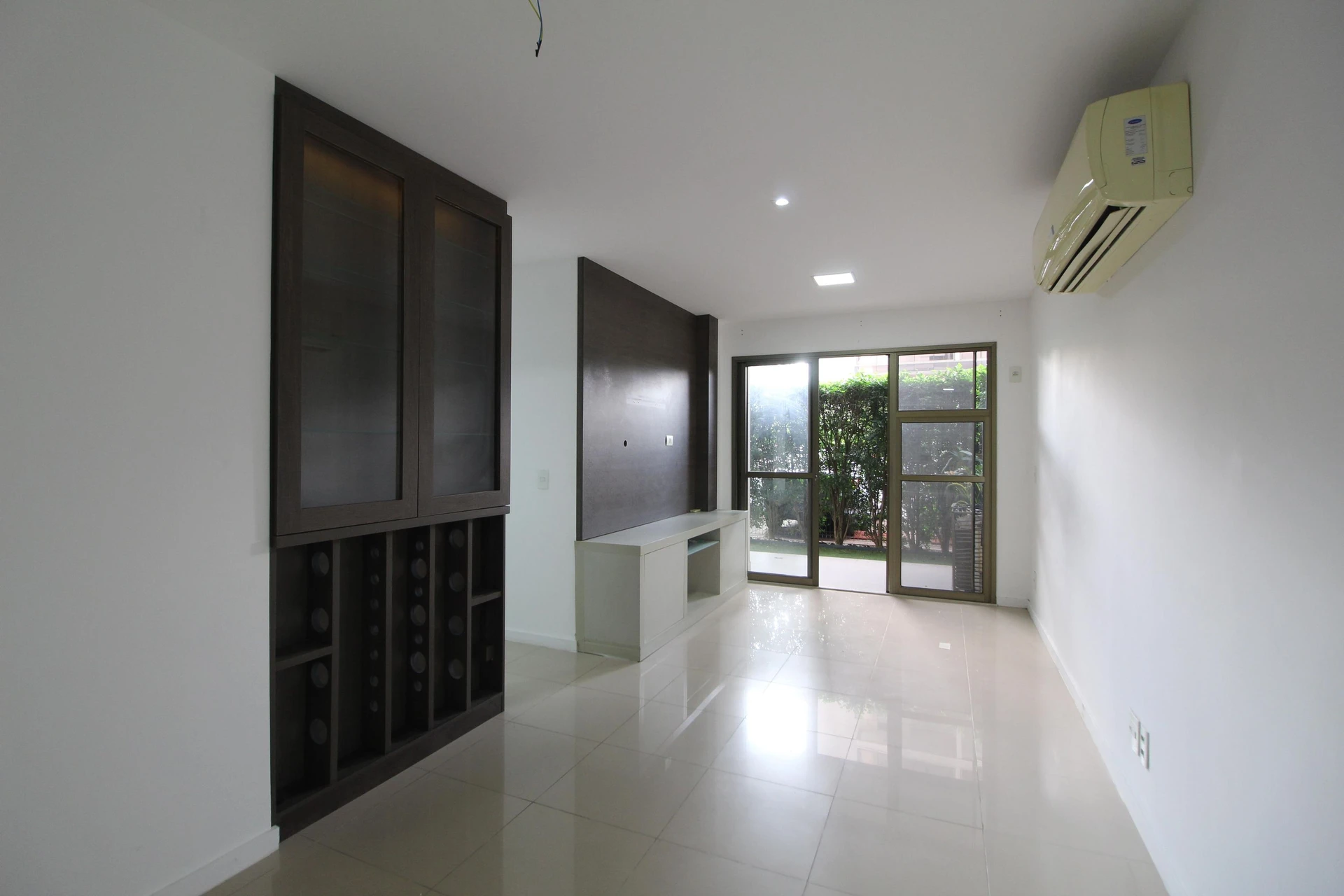 Walk-in closet in a 3-bedroom apartment, 120 m² — photo 7