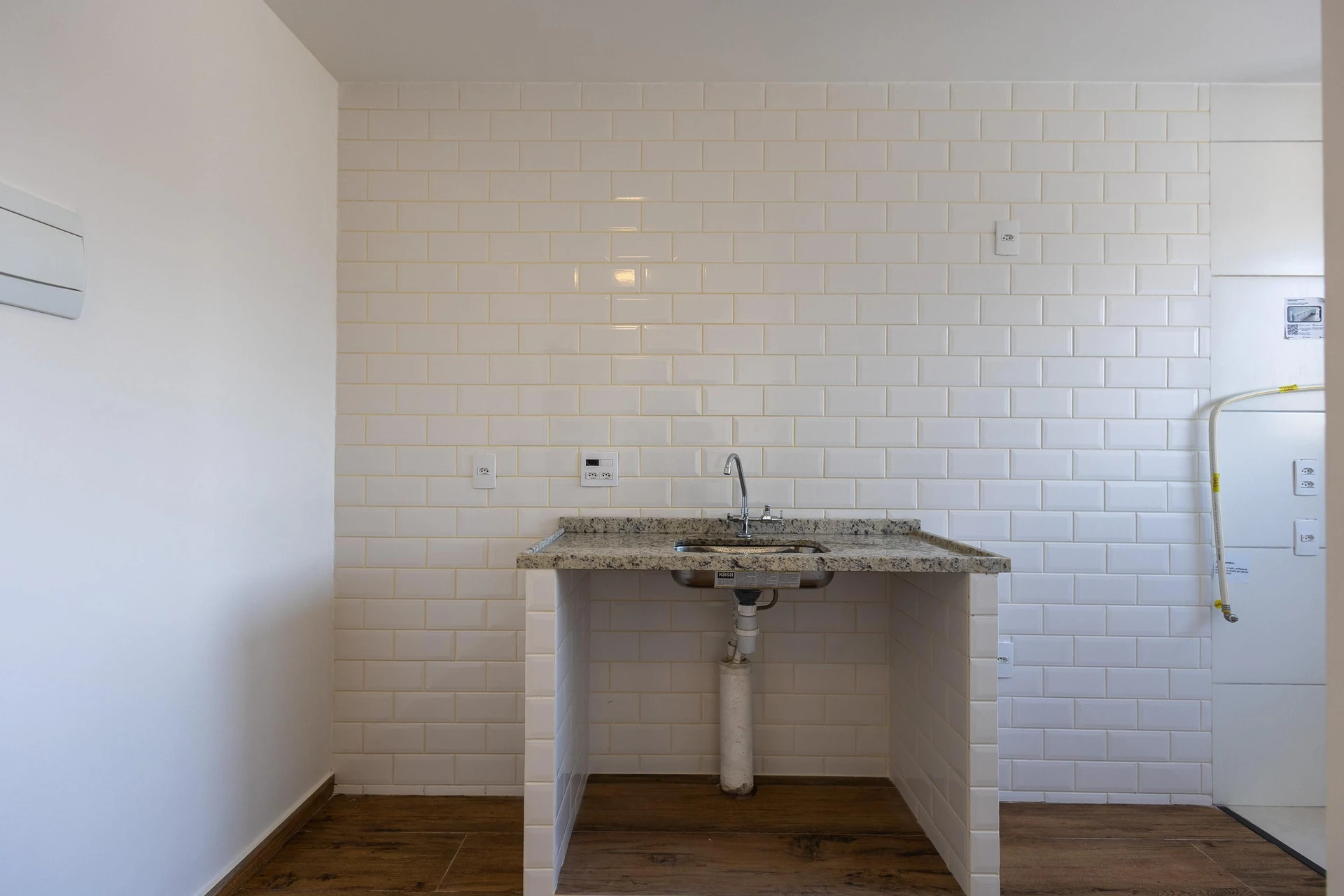 Apartamento sem mobília de 1 quarto com cozinha integrada — photo 22