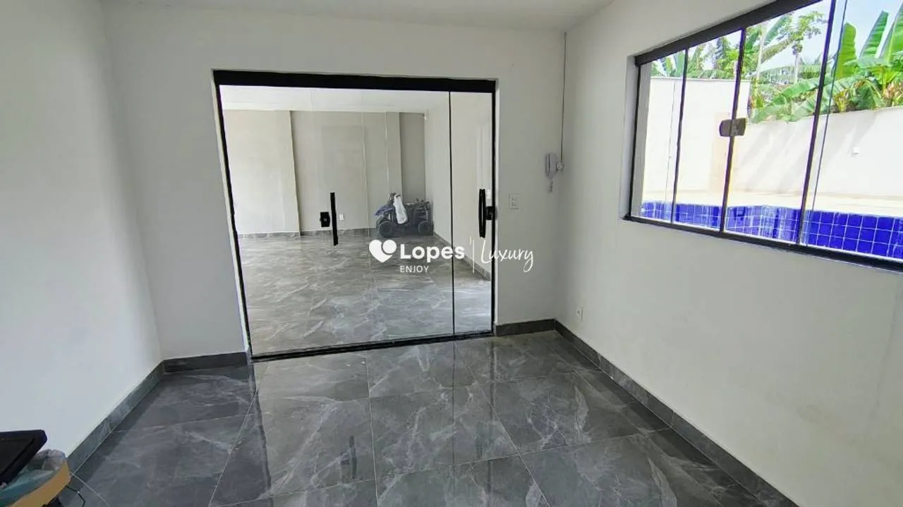 5-bedroom house with open-plan kitchen and gas stove — photo 25