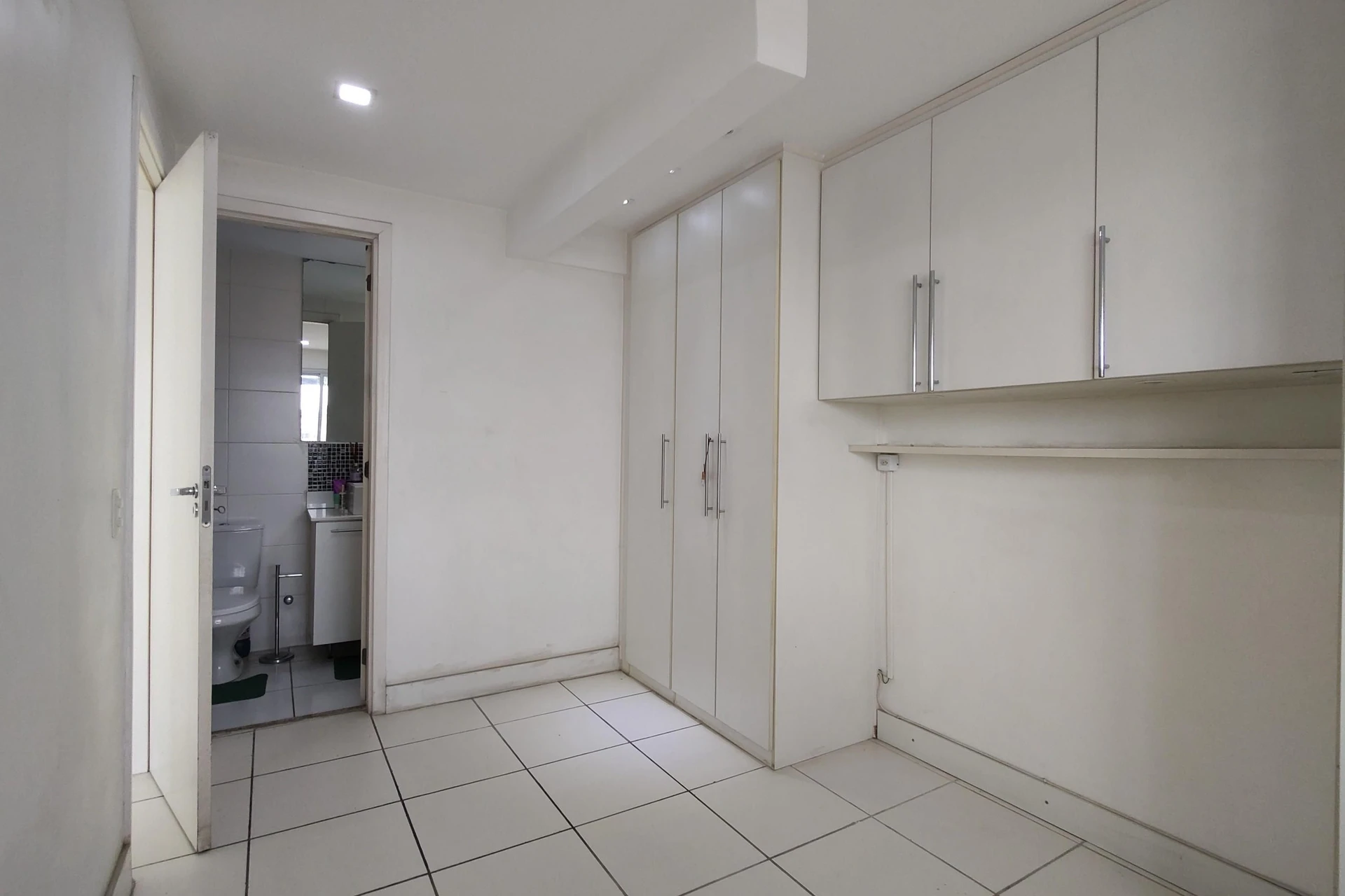 Furnished apartment with 3 bedrooms and 2 parking spots — photo 54