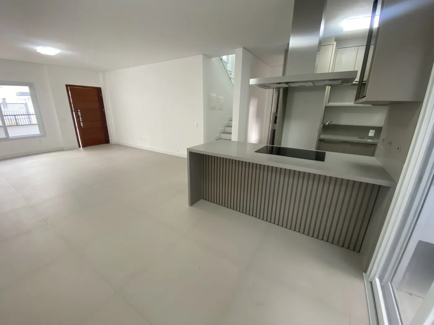 4-bedroom house with a grill on the balcony in Florianópolis — photo 3