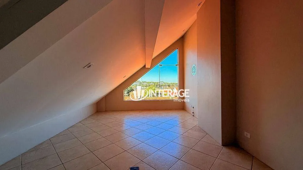 Condo house with private garden and laundry area — photo 58