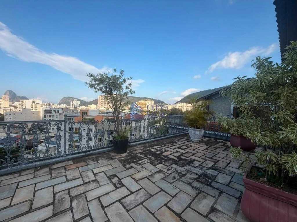 4-bedroom 500 m² house with 5 bathrooms — photo 33