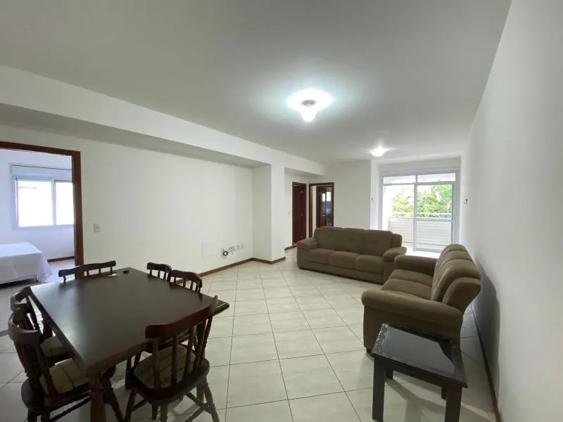 Semi-furnished apartment with 146 m² and 3 bedrooms