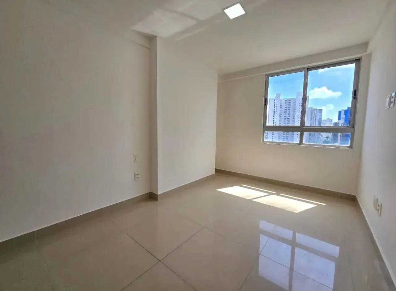 2-bedroom apartment in a building with a gym — photo 4
