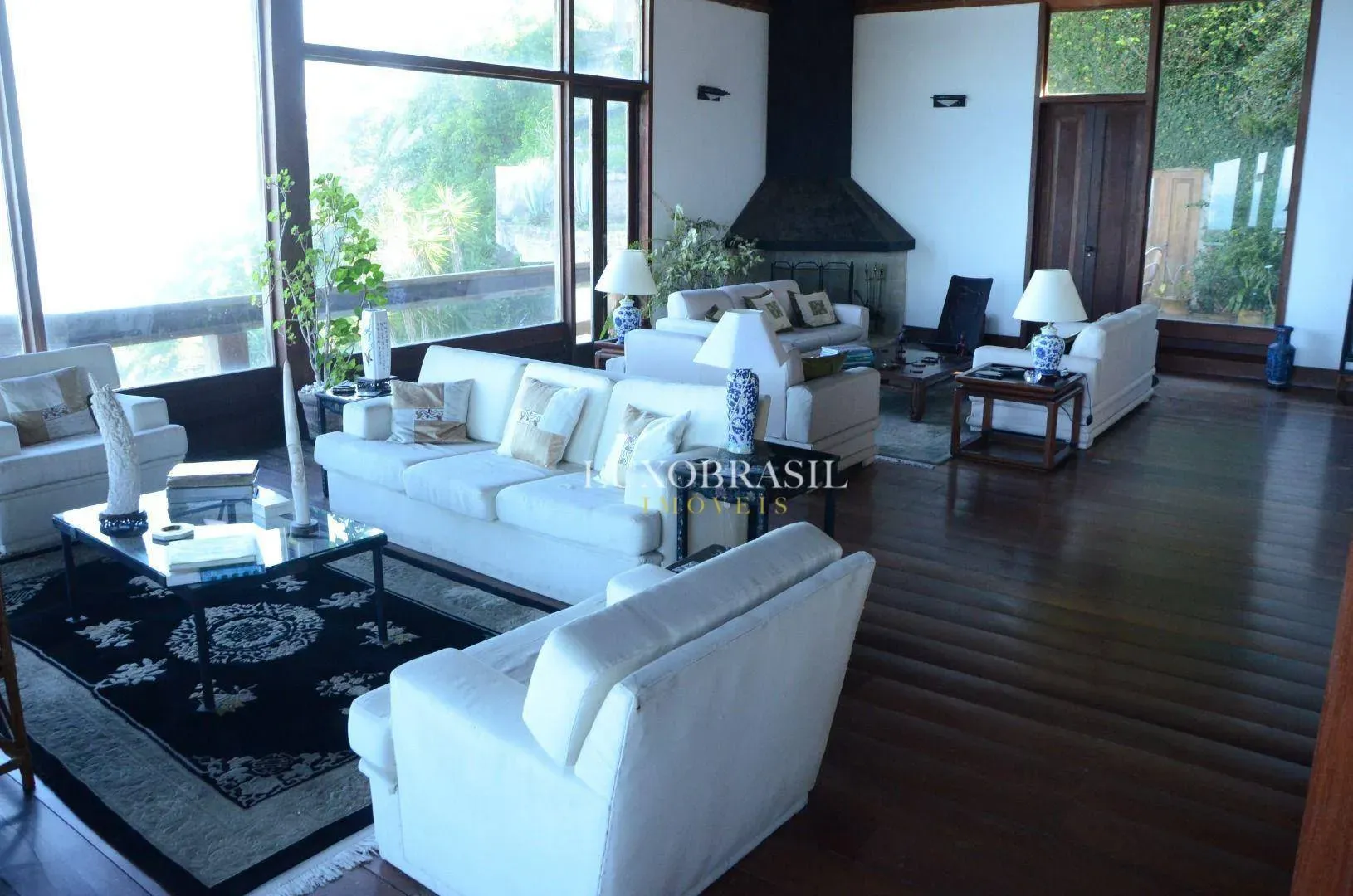 800 m² house with 5 bedrooms and 5 bathrooms — photo 11