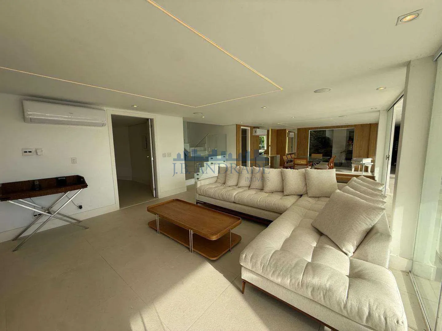 Furnished house with 4 en-suite bedrooms and 993 m² — photo 37