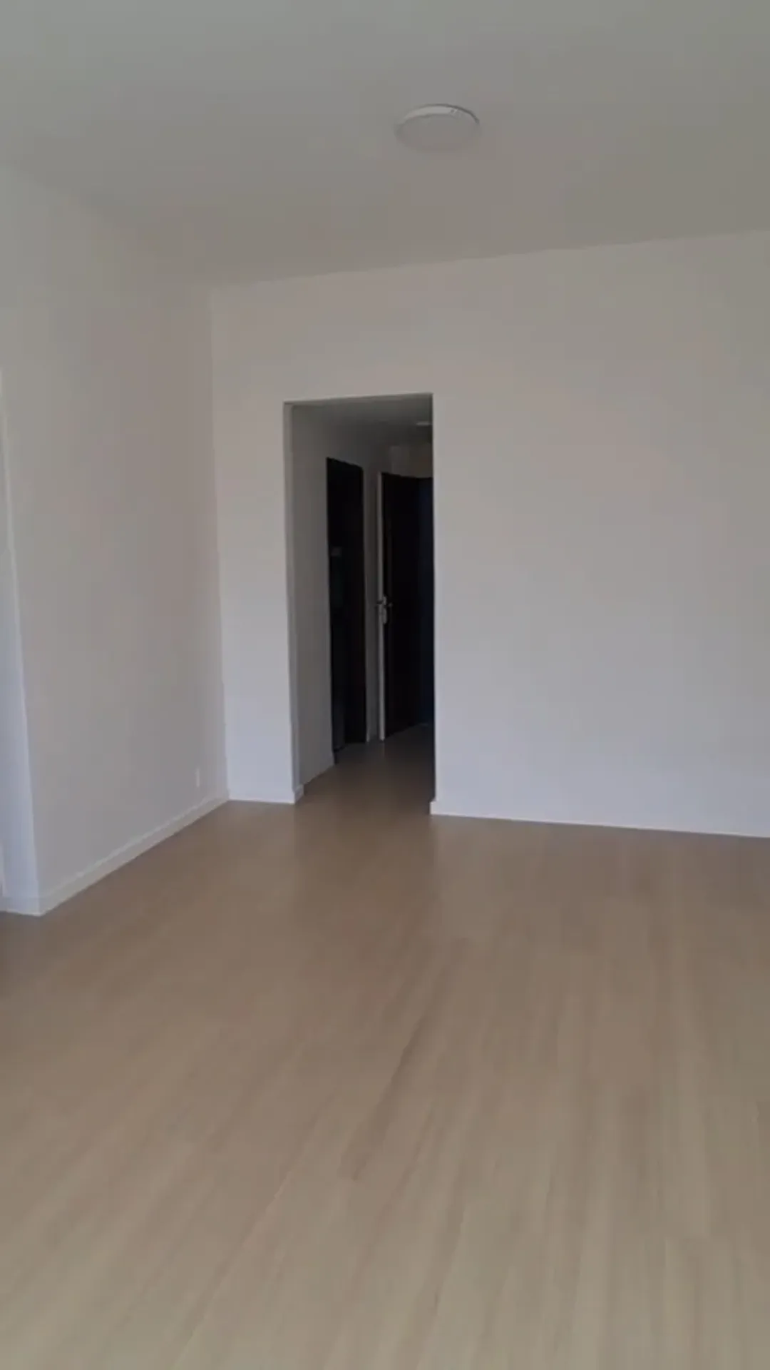 3-bedroom apartment with a gas stove and 1 parking spot — photo 18