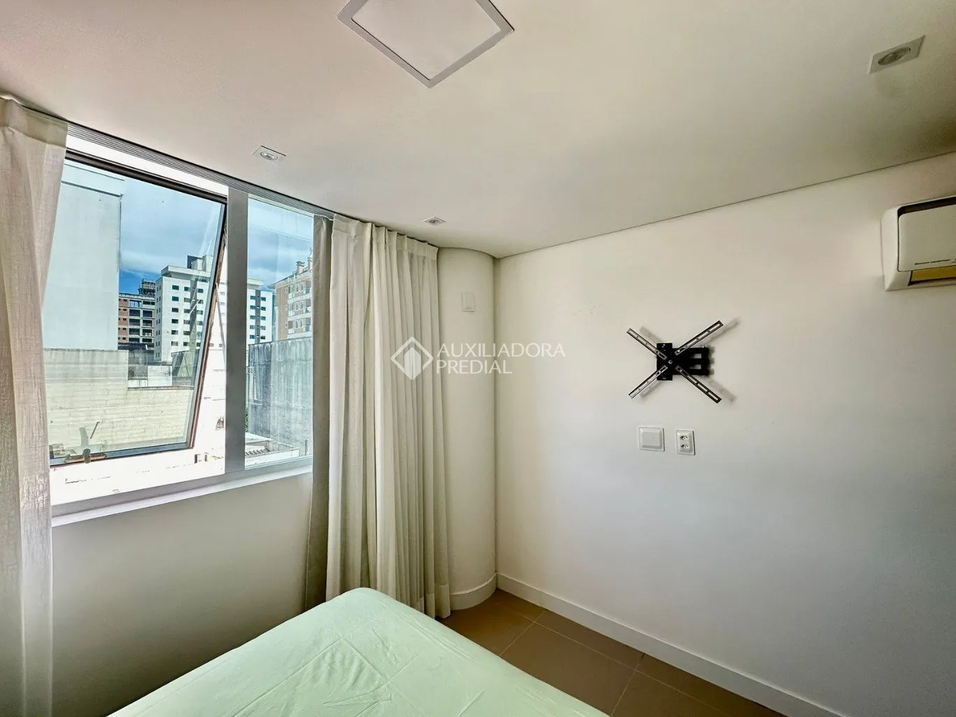 Furnished studio, 31 m² — photo 4