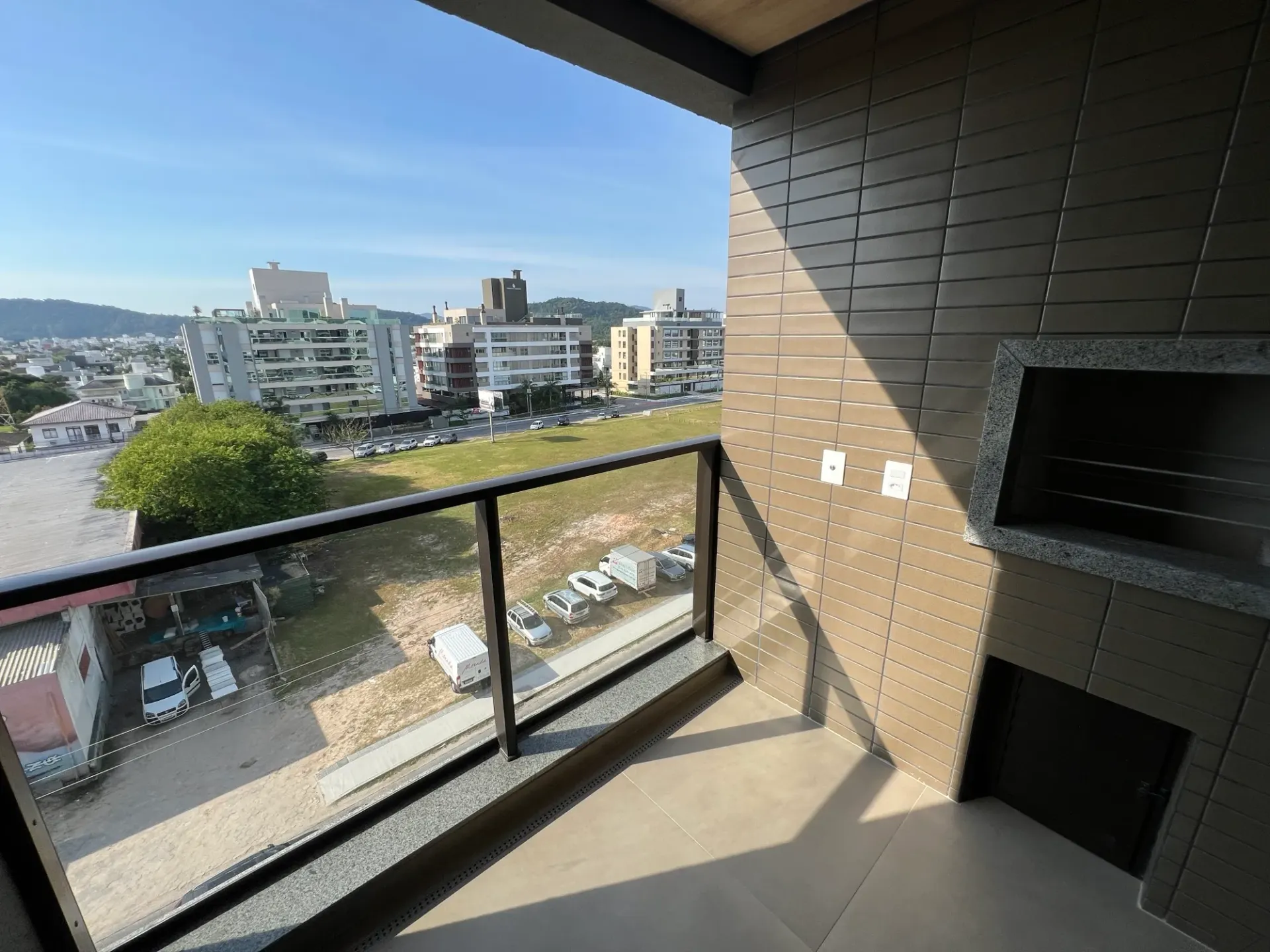 Apartamento con 2 suites, jardín y parrilla privados — photo 17