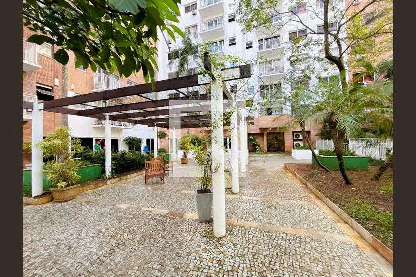 1-bedroom apartment with an open kitchen and balcony — photo 22