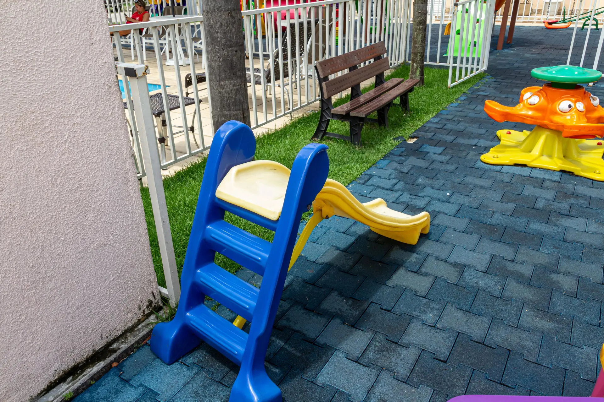 Apartamento mobiliado de 2 quartos em condomínio com piscina — photo 54