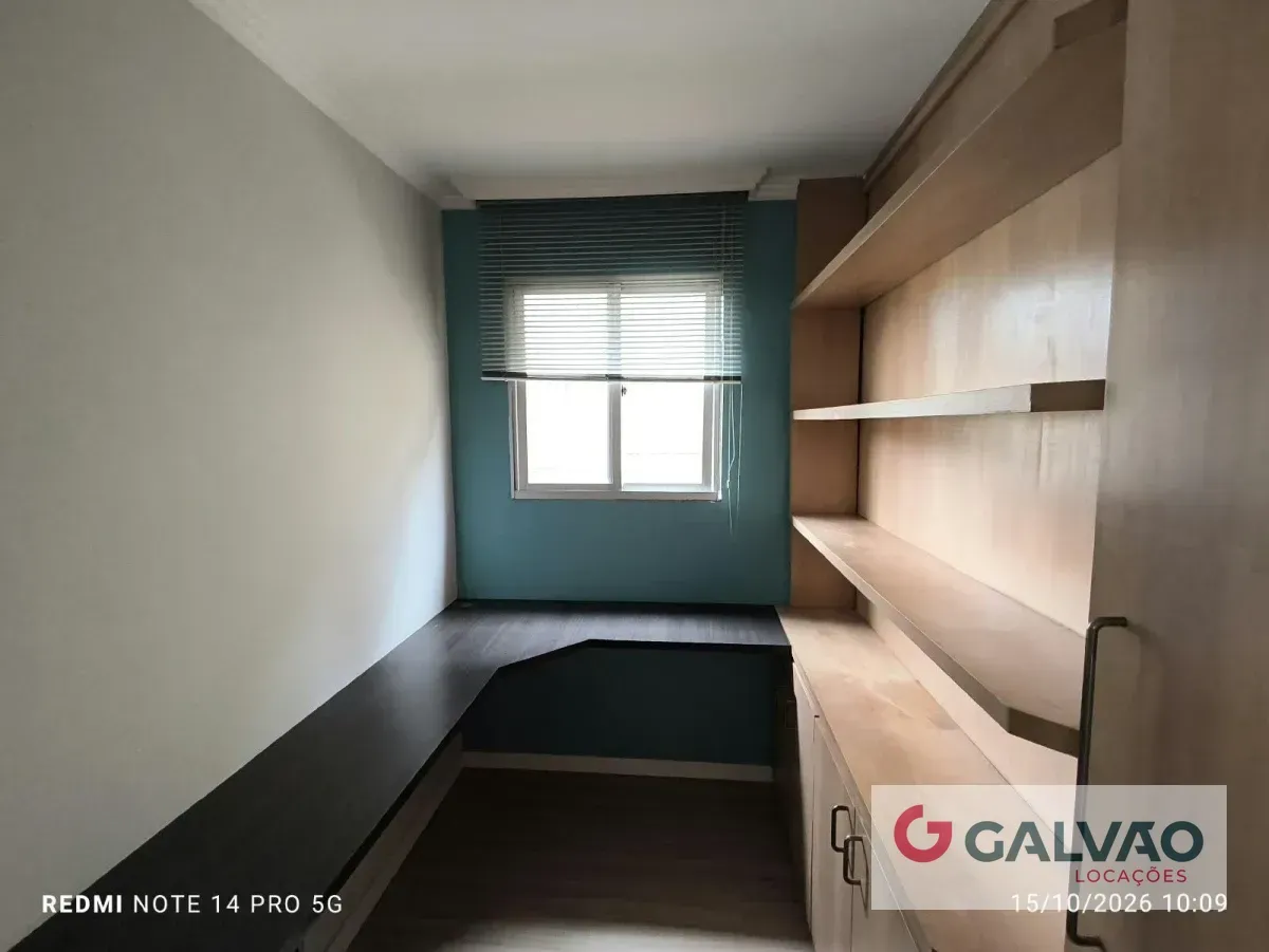 Home office in a 3-bedroom apartment, 49 m² — photo 5