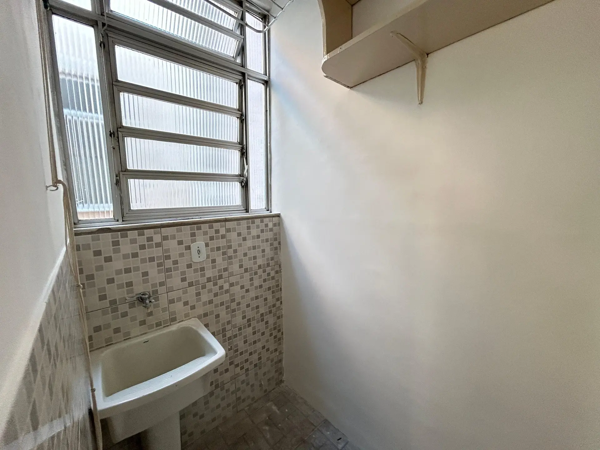 Apartment, 86 m², with wood or laminate floors — photo 14