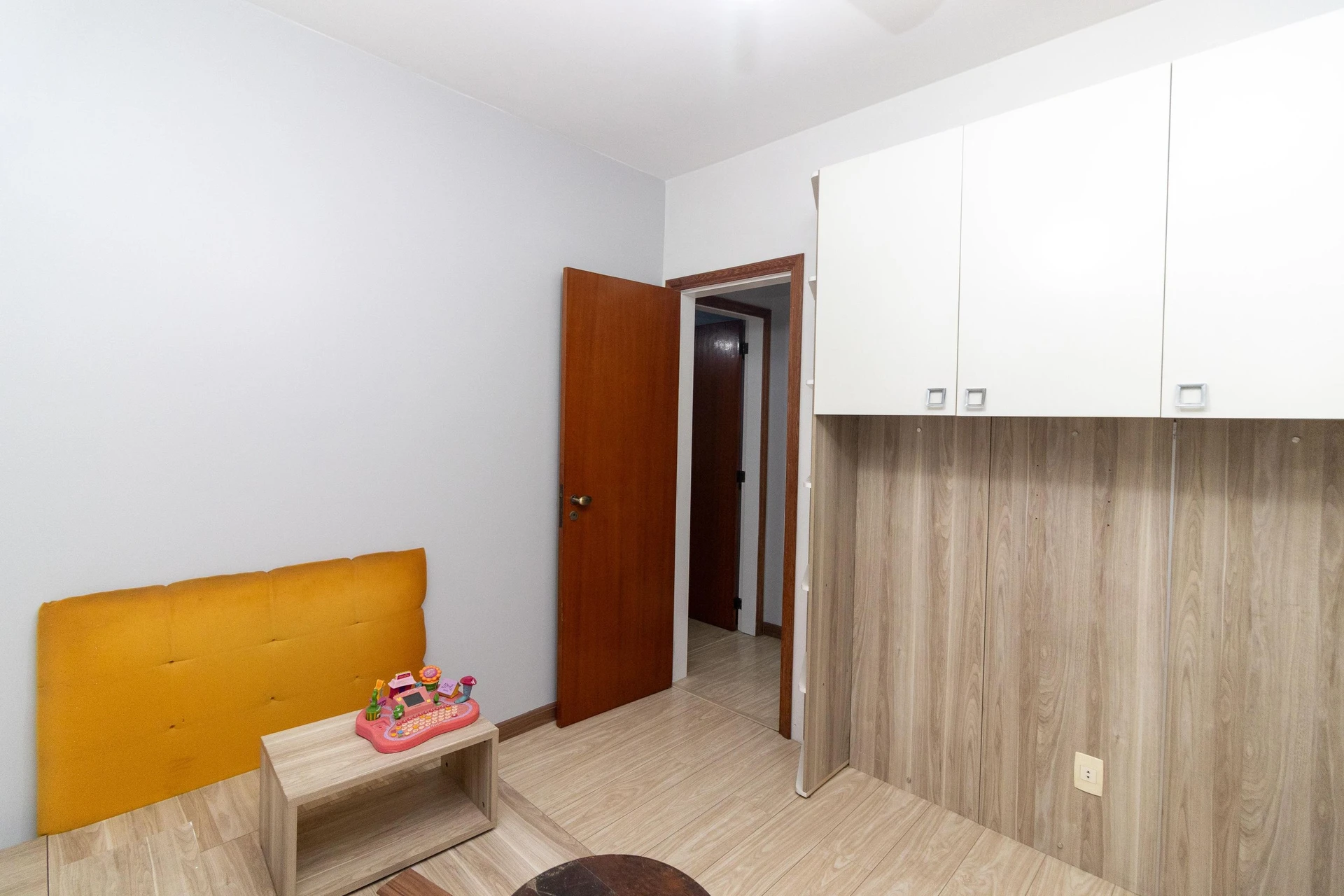 4-bedroom apartment with 2 en-suite bathrooms and garden — photo 31