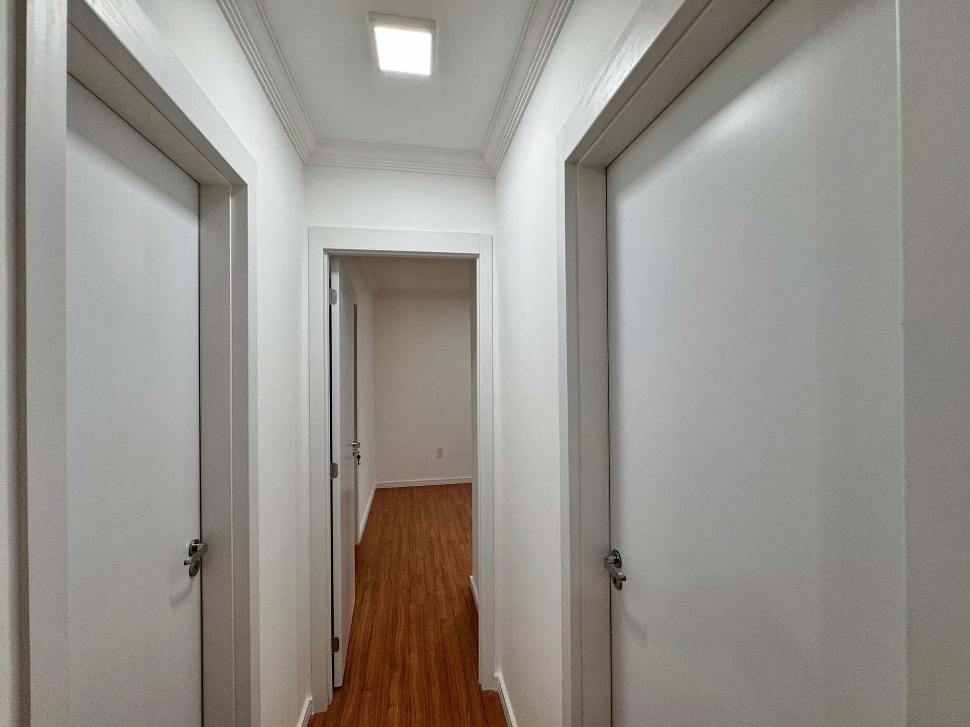 Apartment, 55 m², with wood or laminate floors — photo 30