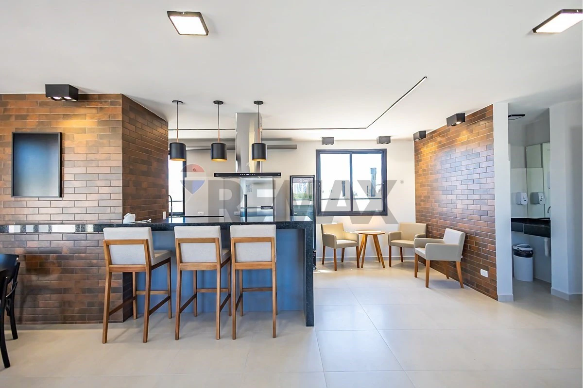 2-bedroom apartment with floor-to-ceiling windows — photo 7