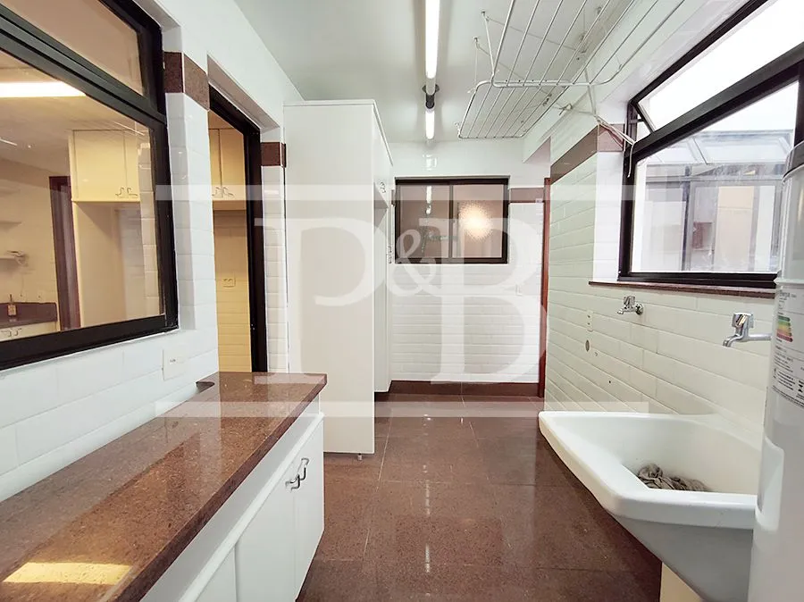 Apartamento com 4 dormitórios e closet tipo walk-in — photo 37