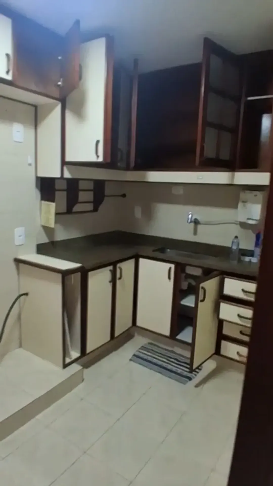3-bedroom apartment with a gas stove and 1 parking spot — photo 2