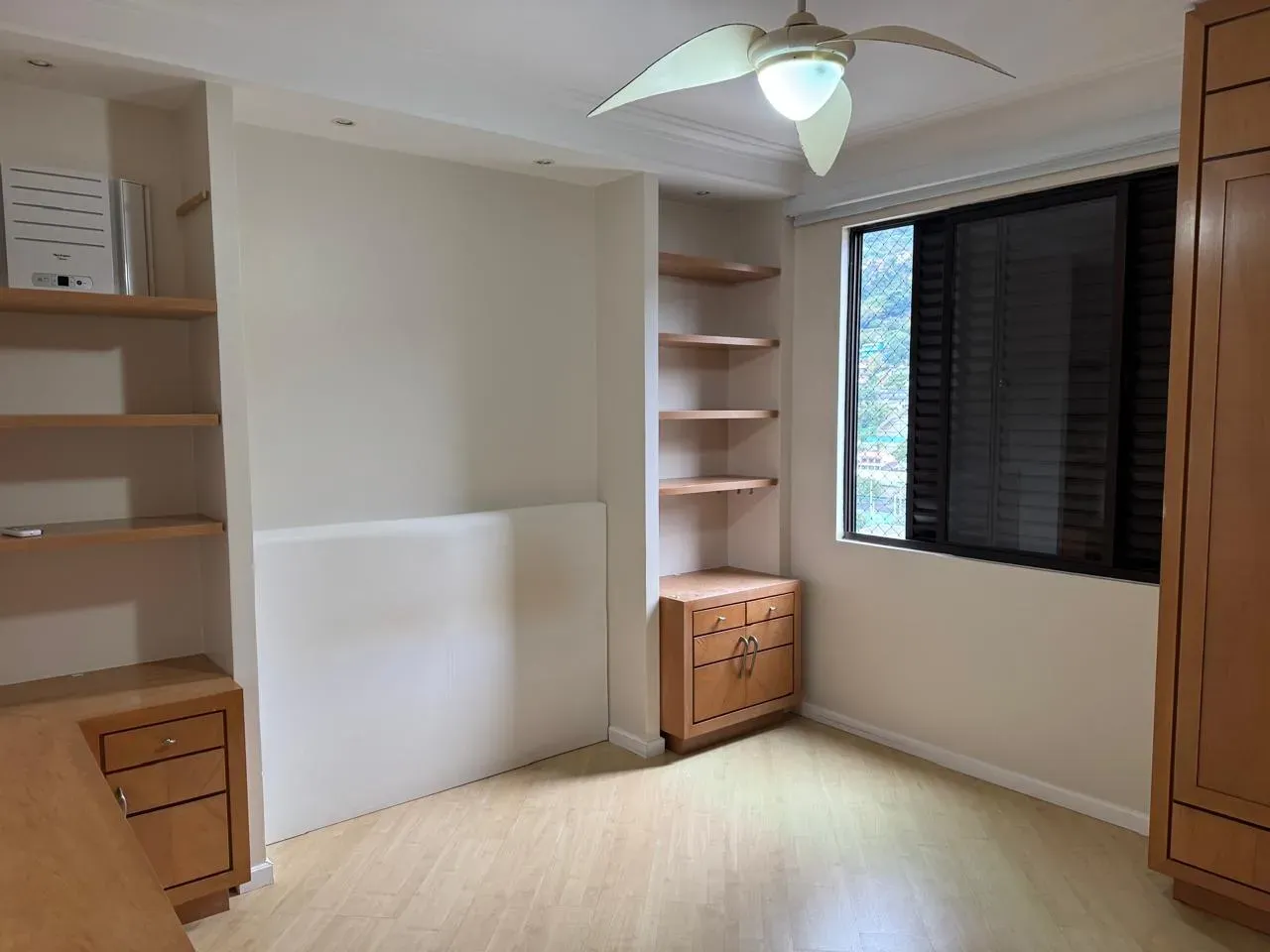 Mountain view in a 3-bedroom apartment, 126 m² — photo 11