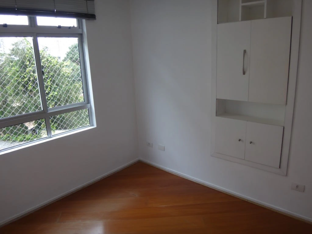 2-bedroom apartment with a walk-in closet — photo 21