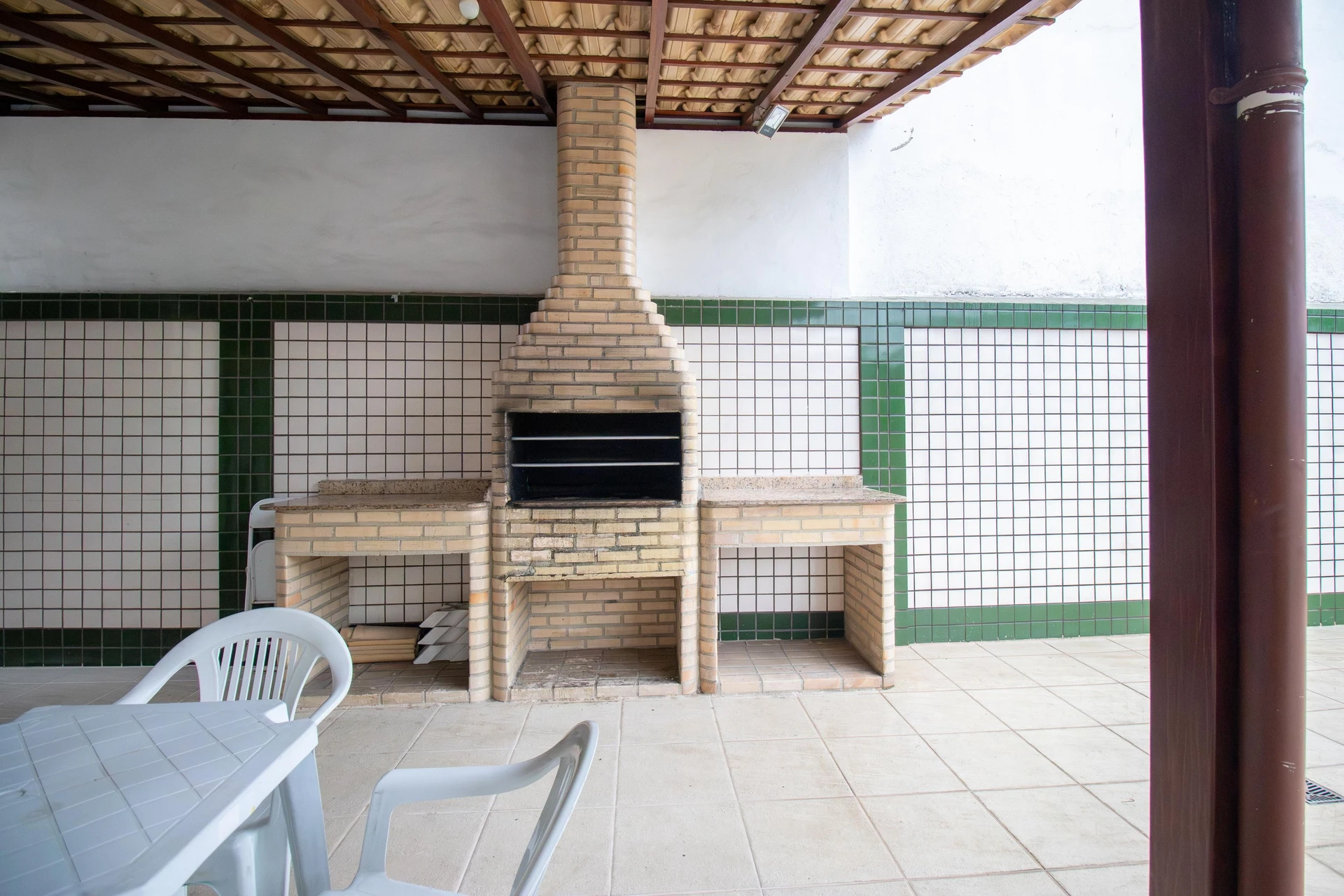 4-bedroom apartment with a balcony and 1 suite — photo 36