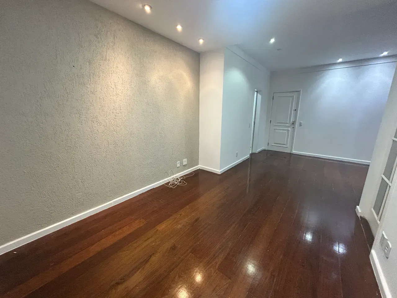 3-bedroom apartment with a glassed-in balcony and 130 m² — photo 13