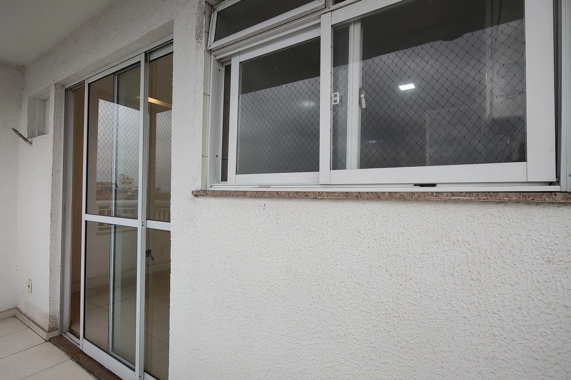 Furnished apartment with 3 bedrooms and 2 parking spots — photo 39