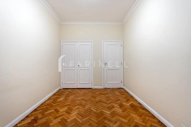 248 m² apartment with 3 bedrooms and 4 bathrooms — photo 20