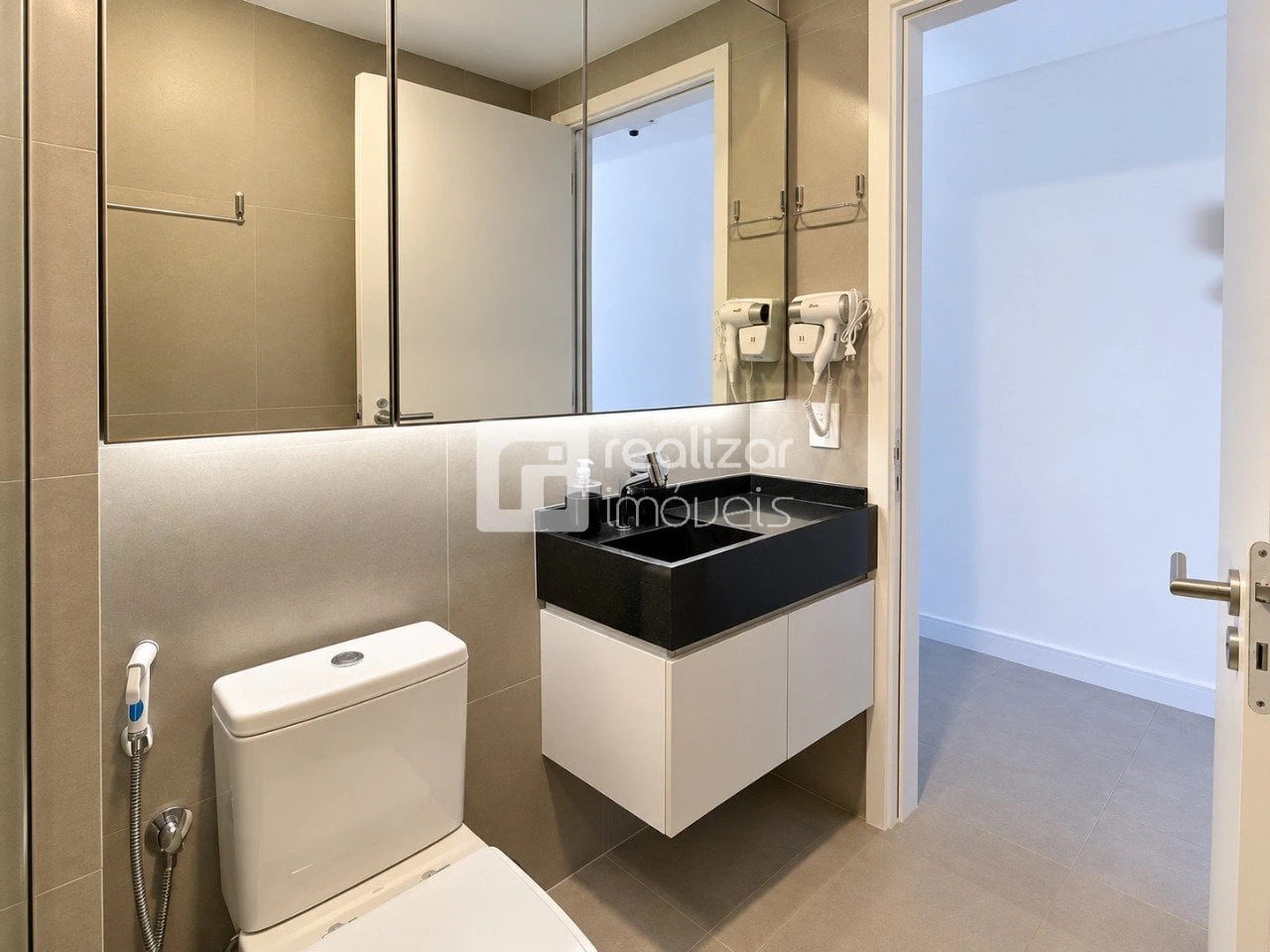 One-bedroom apartment with a dryer in Florianópolis — photo 19
