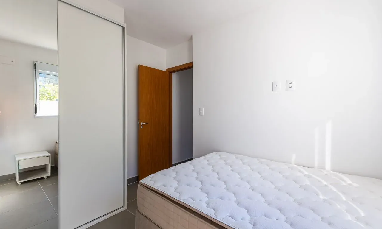 Furnished apartment, 75 m², with a glass-enclosed balcony — photo 4