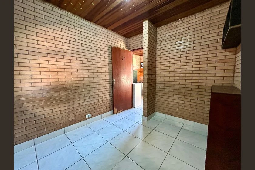 Apartamento amueblado de 2 habitaciones con jardín privado — photo 10