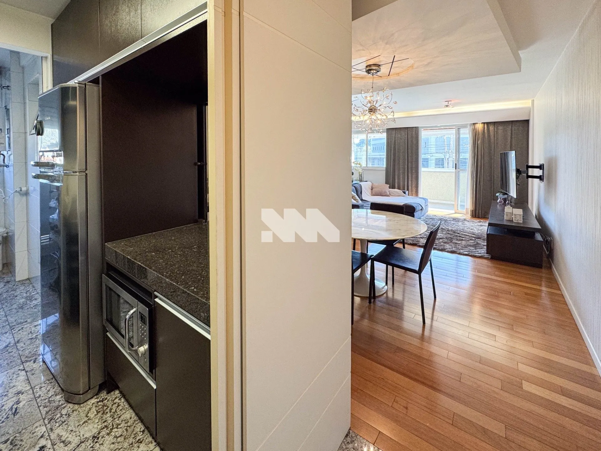 Furnished 104 m² apartment with 2 bedrooms and suite — photo 2