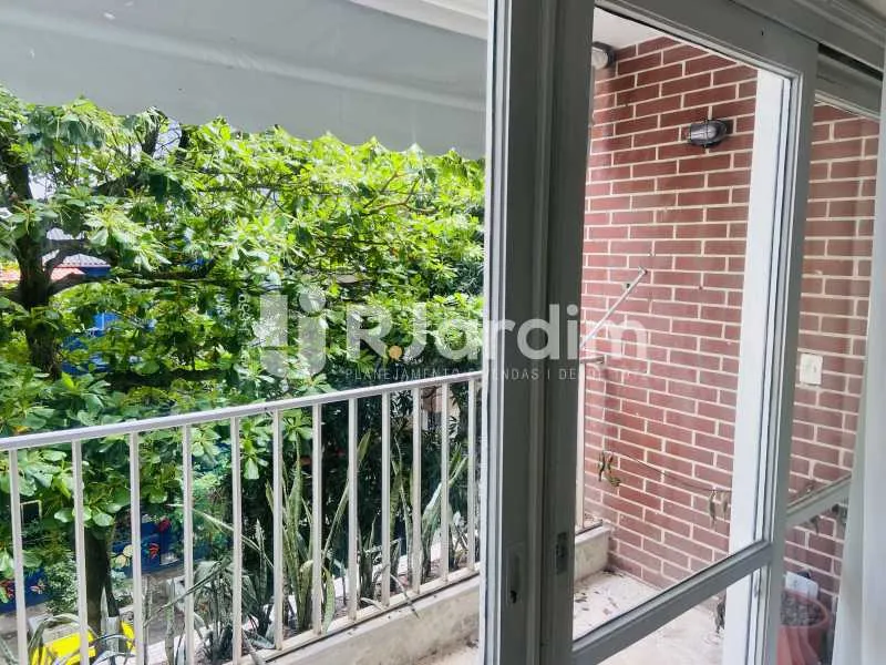 Apartamento com 3 quartos, 3 banheiros e varanda — photo 15