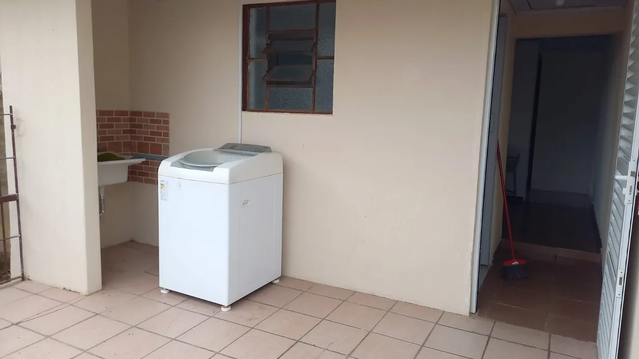 One-bedroom house with a washing machine in Curitiba — photo 4