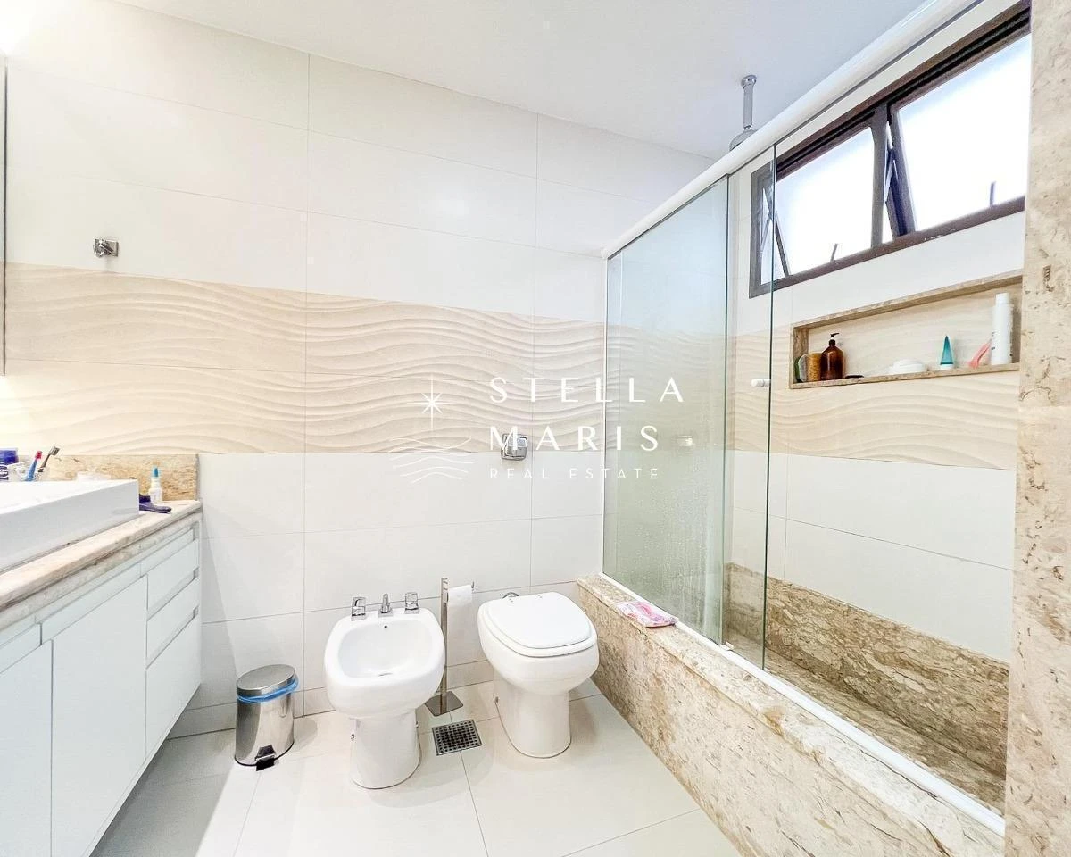 208 m² apartment with 3 bedrooms and 4 parking spots — photo 18