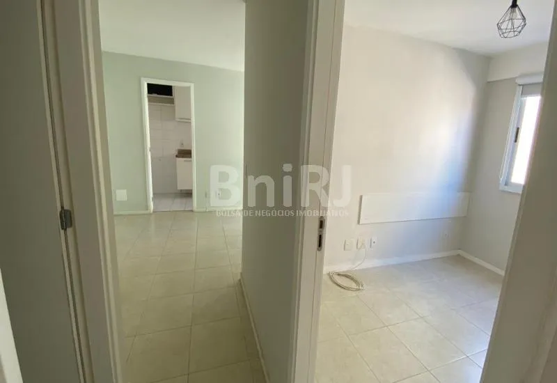 Unfurnished 2-bedroom apartment with a closed kitchen — photo 16