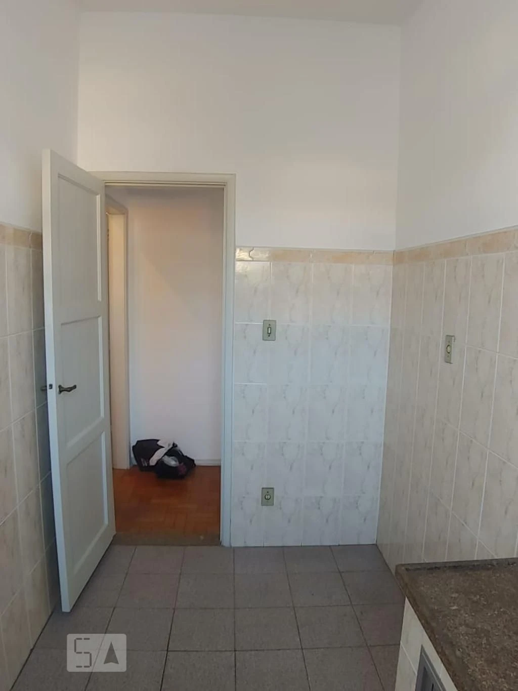 1-bedroom apartment with a closed kitchen and no parking — photo 11