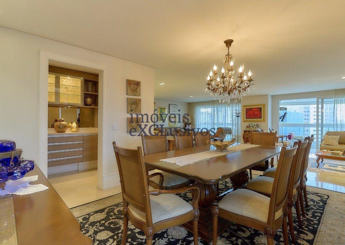 Furnished 240 m² apartment with 3 en-suites — photo 12