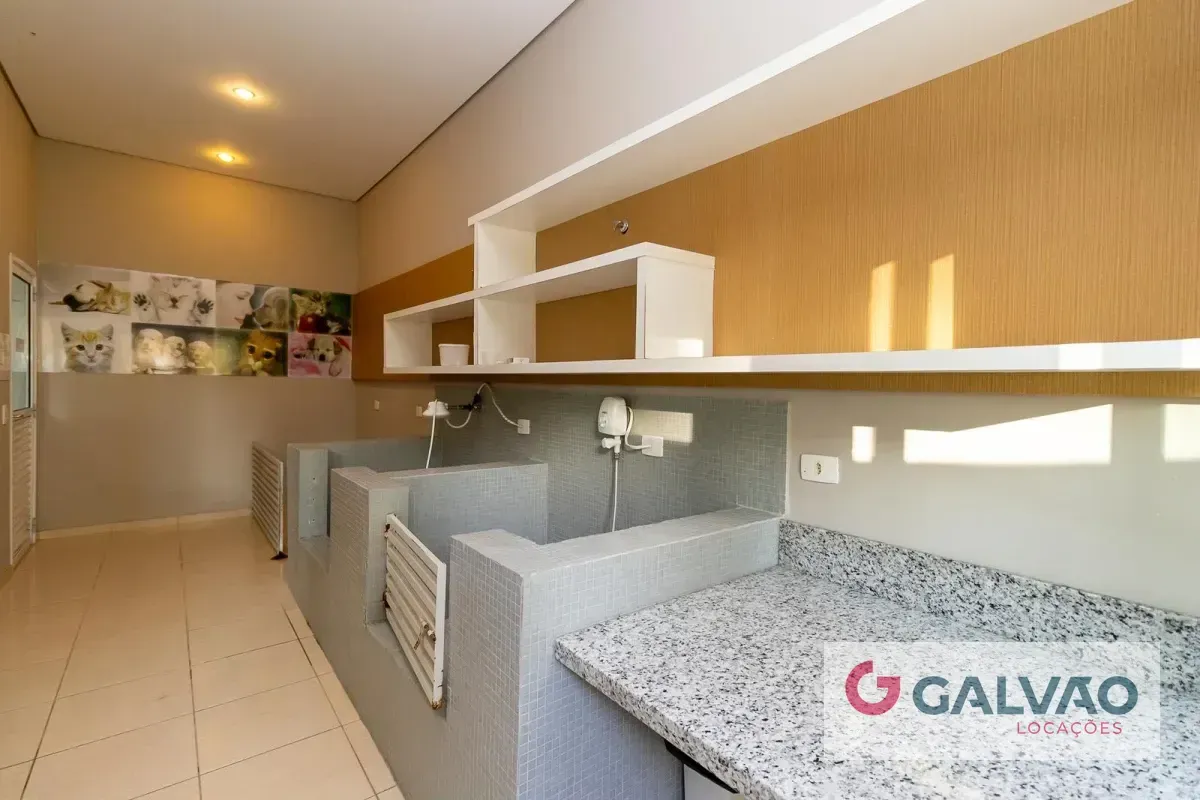 3-bedroom apartment in a building with a coworking space — photo 17