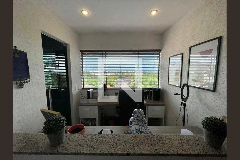 Furnished apartment, 492 m², with a glass-enclosed balcony — photo 22