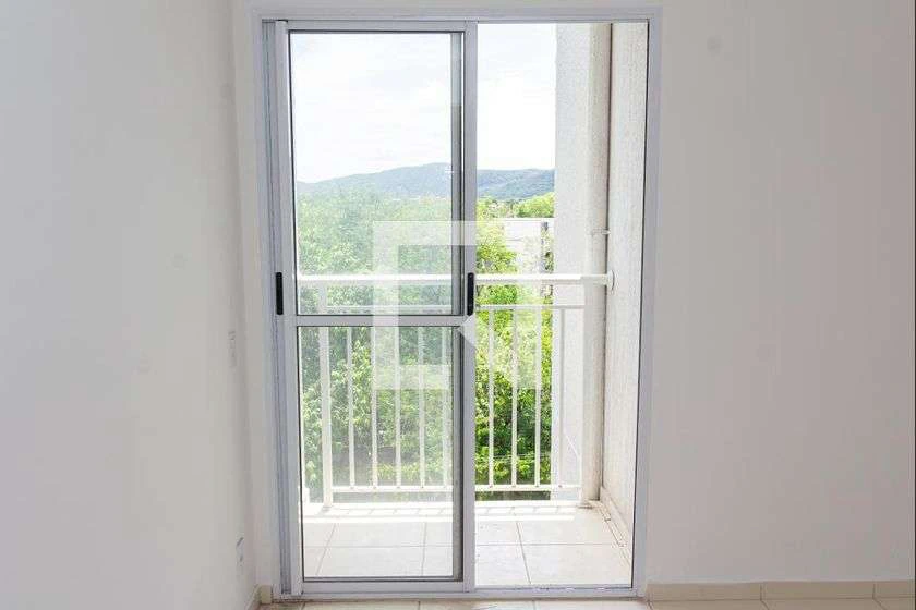 45 m² 2-bedroom apartment with balcony and 1 bath — photo 4