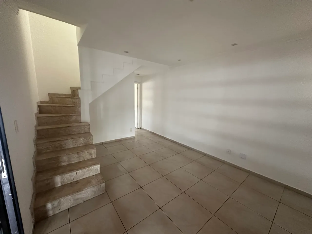 Unfurnished duplex house with 2 bedrooms and 2 baths — photo 4