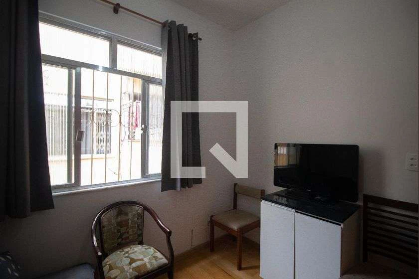 Furnished 67 m² apartment with 2 bedrooms and 1 bathroom — photo 11