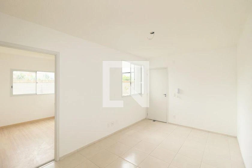 2-bedroom apartment in a building with a gym — photo 4