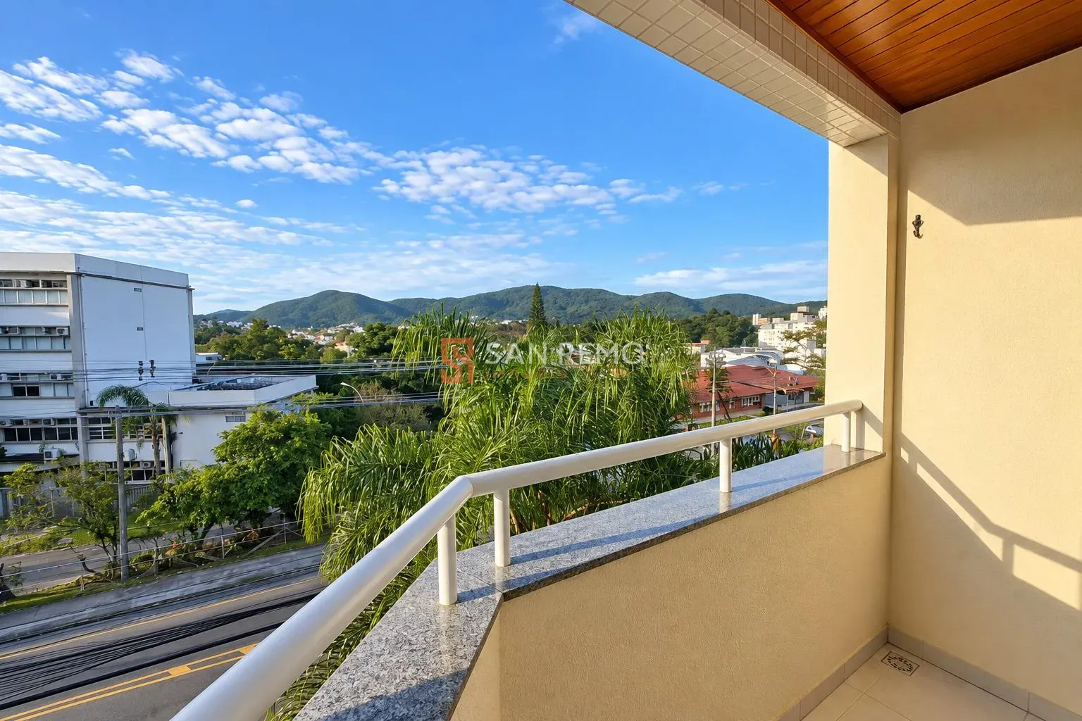 Mountain view in a 2-bedroom apartment, 65 m² — photo 22