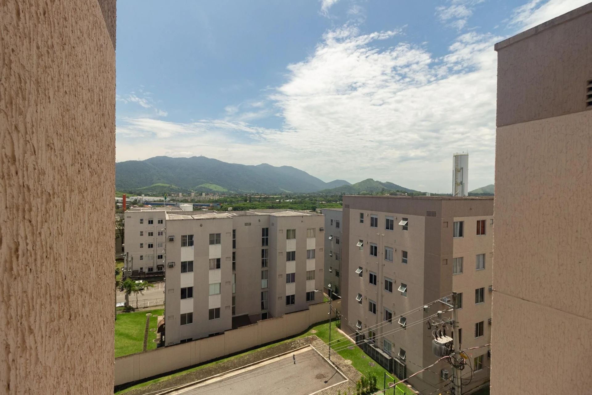 Mountain view in a 2-bedroom apartment, 37 m² — photo 37