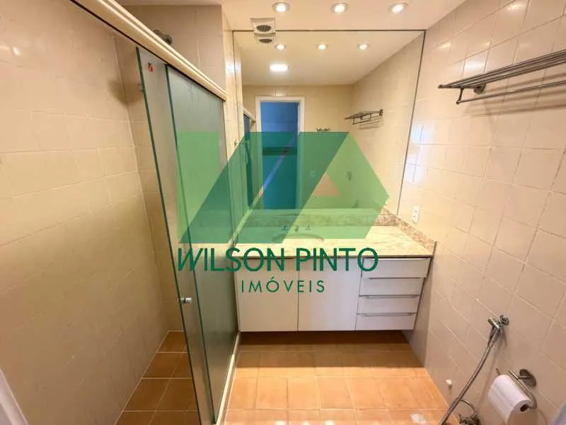 3-bedroom apartment with a park view in Rio de Janeiro — photo 8